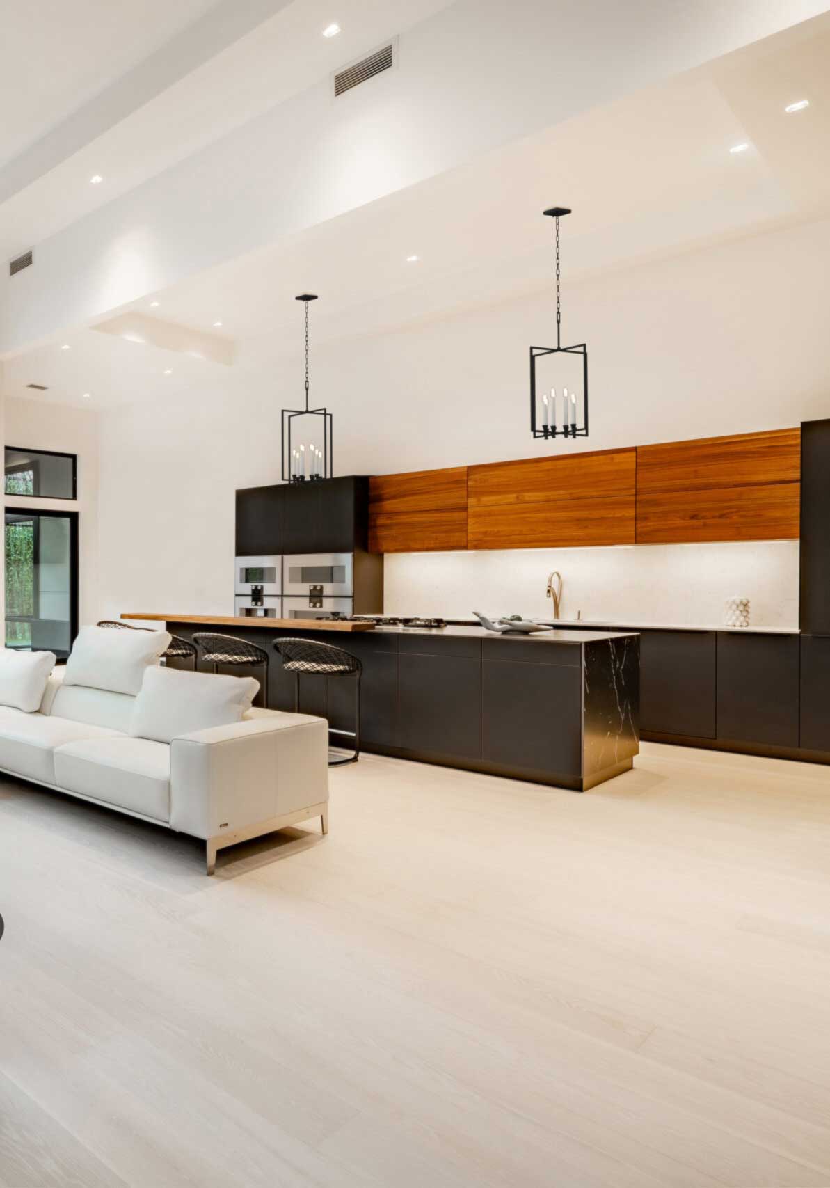 Suspension CARISBROOKE en ébène — DVP37148EB — Luminaire Expert